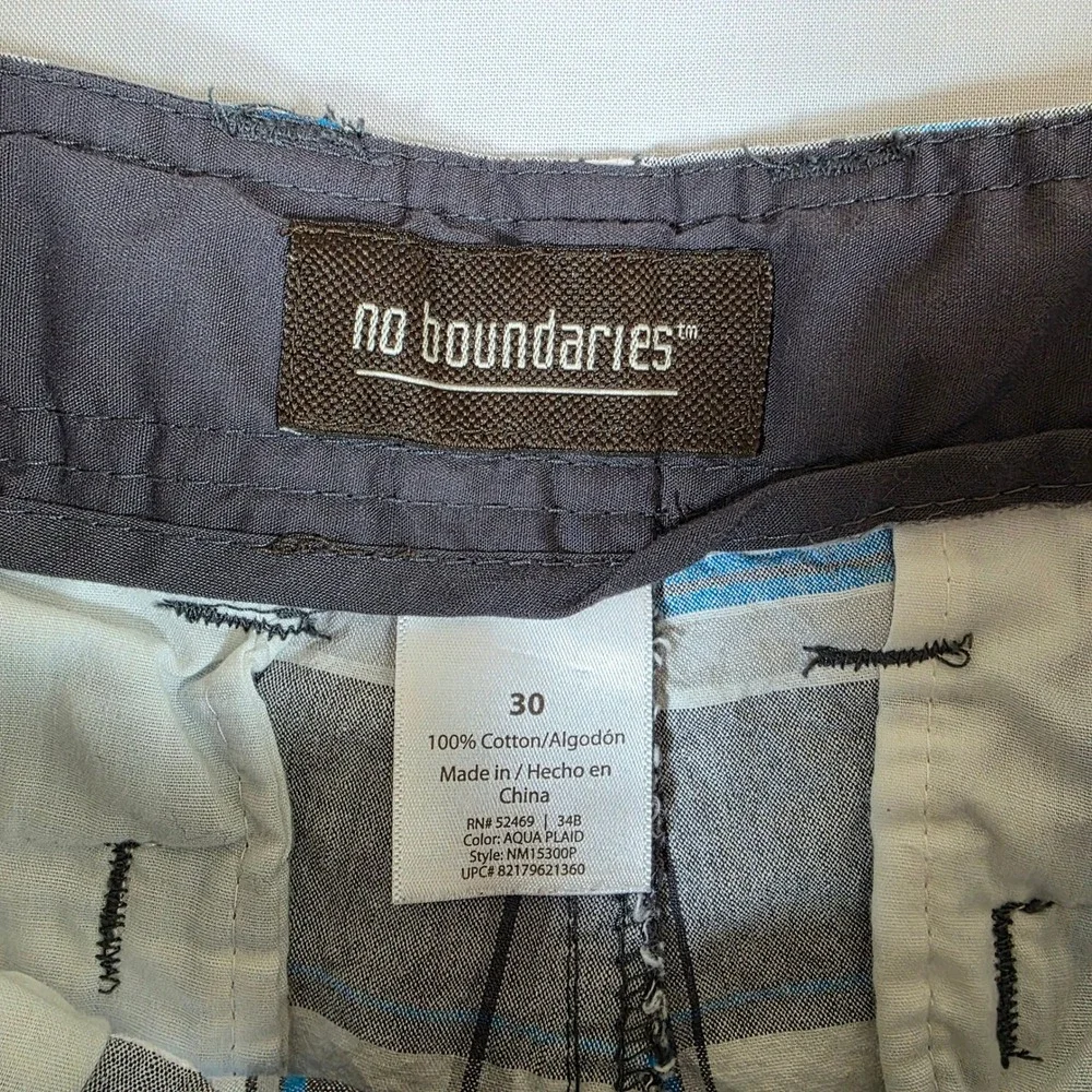 No Boundaries Mens Plaid Shorts Aqua Blue Grey White Cotton Size 30